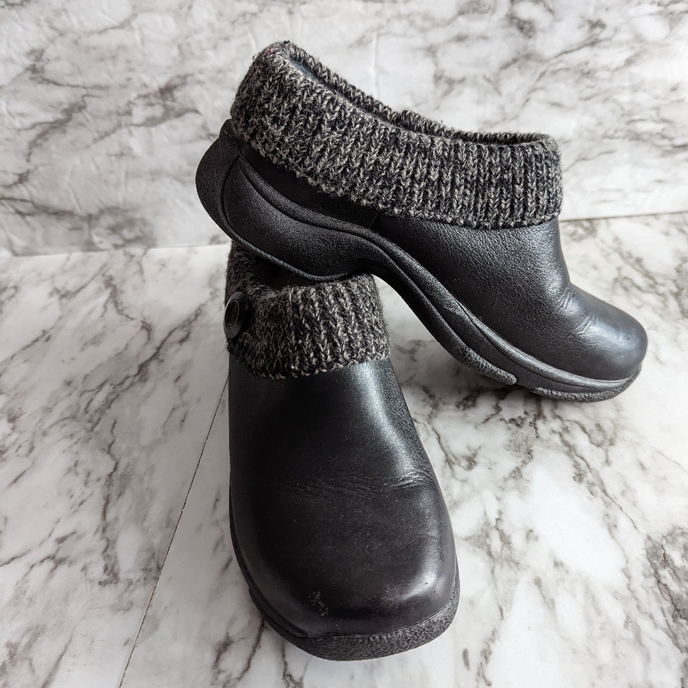 Dansko Black Leather Kensie Clog